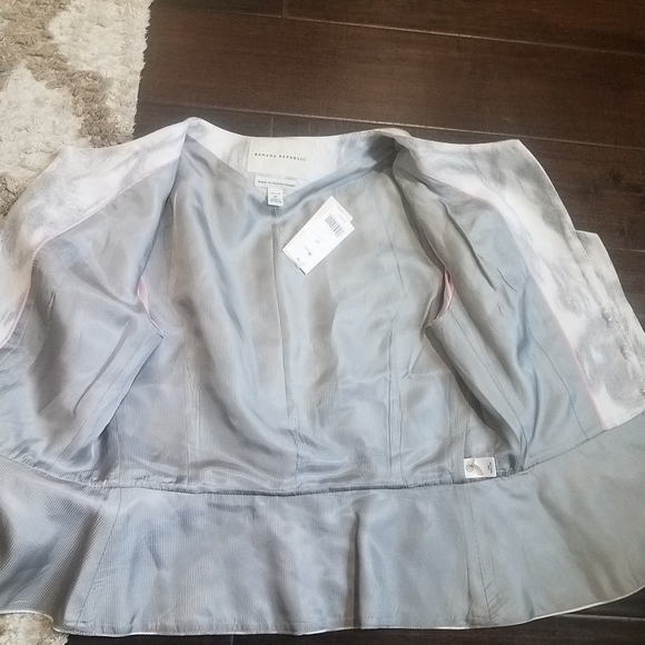 Banana Republic Petite Blazer (New) Size 4P - Picture 6 of 14